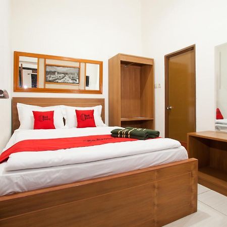 Reddoorz Syariah Near Singha Merjosari Park Malang Exterior foto