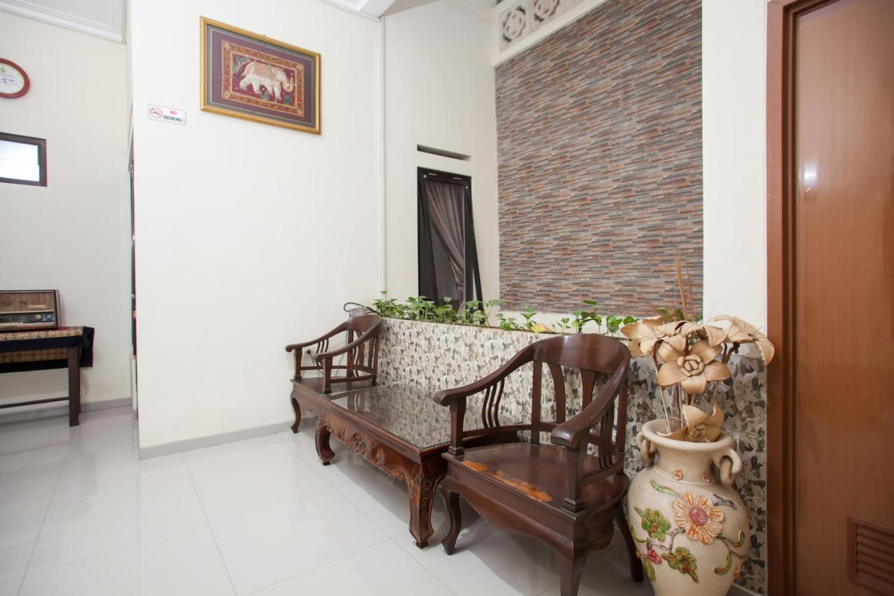 Reddoorz Syariah Near Singha Merjosari Park Malang Exterior foto