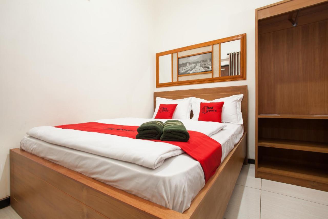 Reddoorz Syariah Near Singha Merjosari Park Malang Exterior foto