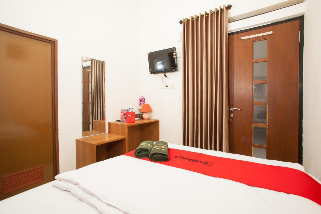 Reddoorz Syariah Near Singha Merjosari Park Malang Exterior foto