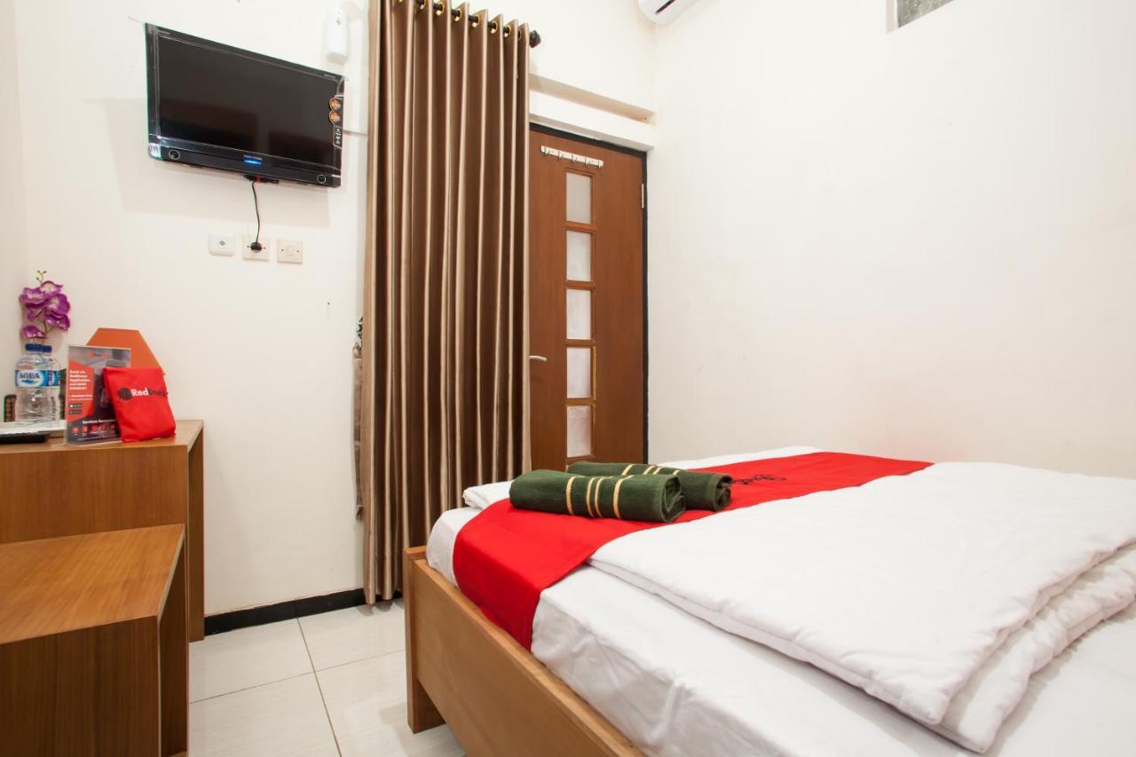 Reddoorz Syariah Near Singha Merjosari Park Malang Exterior foto